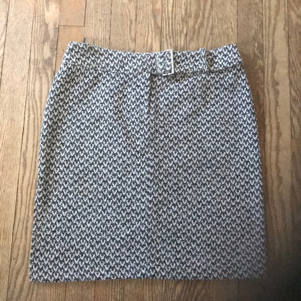 Express skirt, very good condition, Sz5/6,
